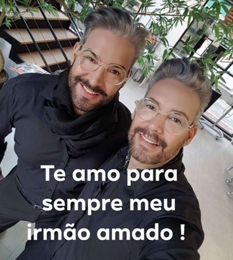 Roberto Martins postou uma homenagem ao irmão gêmeo vítima de infarto