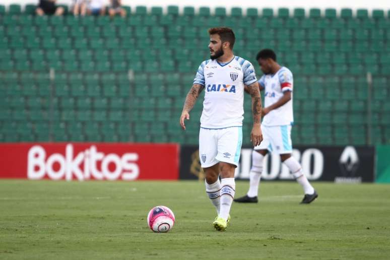 João Paulo visa acesso à elite do futebol (Foto: Divulgação)