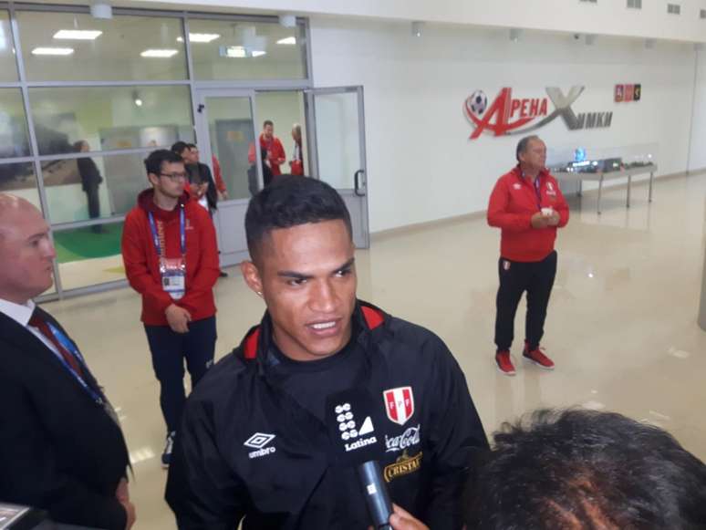 Zagueiro Santamaría tem boa chance de ser titular na partida de estreia do Peru na Copa (Carlos Alberto Vieira)