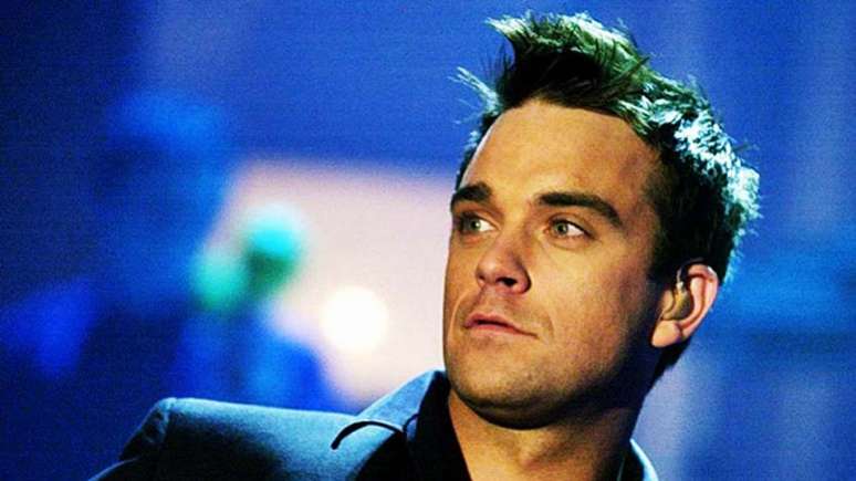 Robbie Williams estará ao lado da artista local Aida Garifullina (Foto: Divulgação)