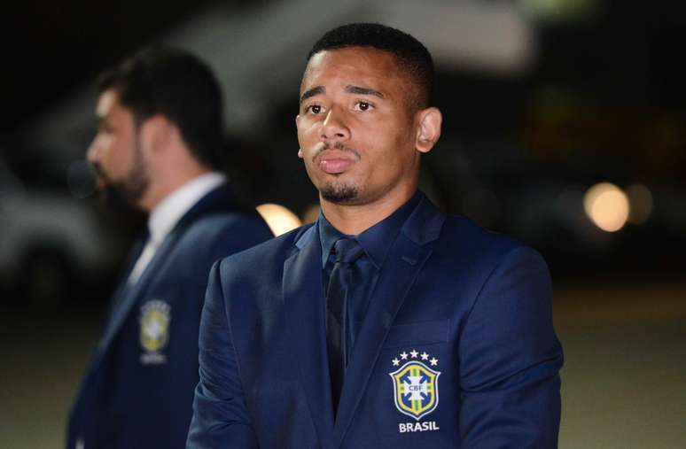 Gabriel Jesus na chegada da Seleção Brasileira a Sochi