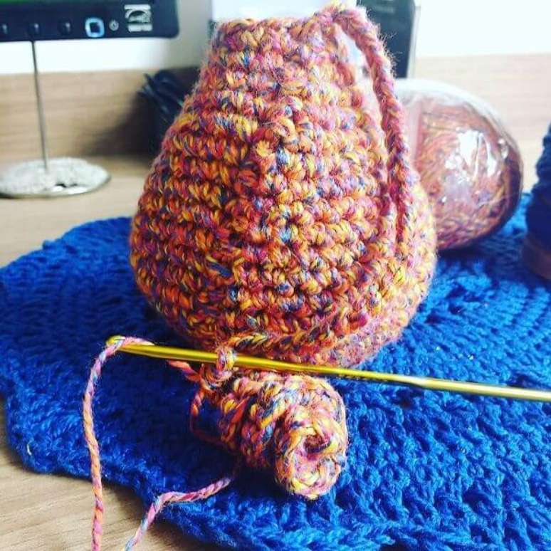 6- Fechamento da cabe&ccedil;a do polvo de croch&ecirc;.