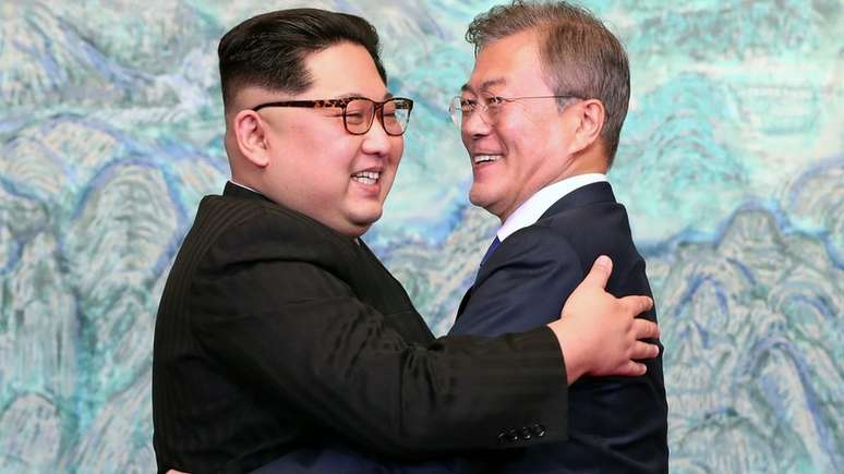 O diálogo com o líder sul-coreano Moon foi o primeiro passo da nova fase de Kim Jong-un
