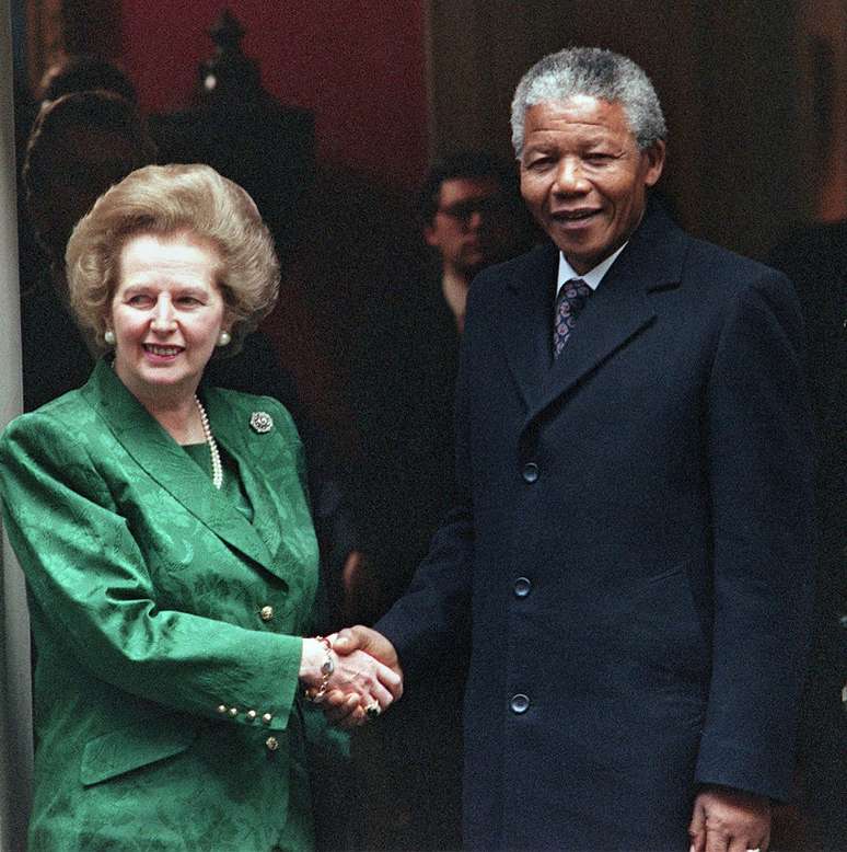 Quatro anos ap&oacute;s encontro com Thatcher, Mandela virou presidente da &Aacute;frica do Sul