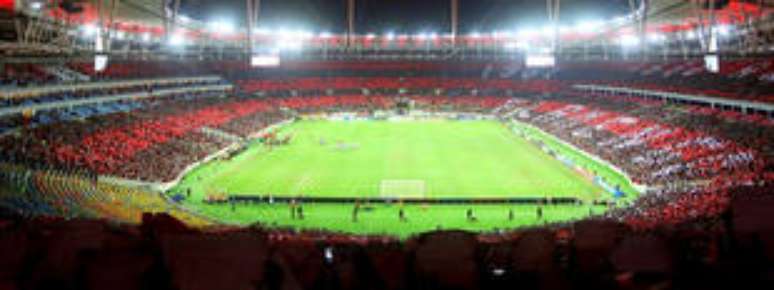 Estádio do Maracanã recebendo partida do Flamengo.