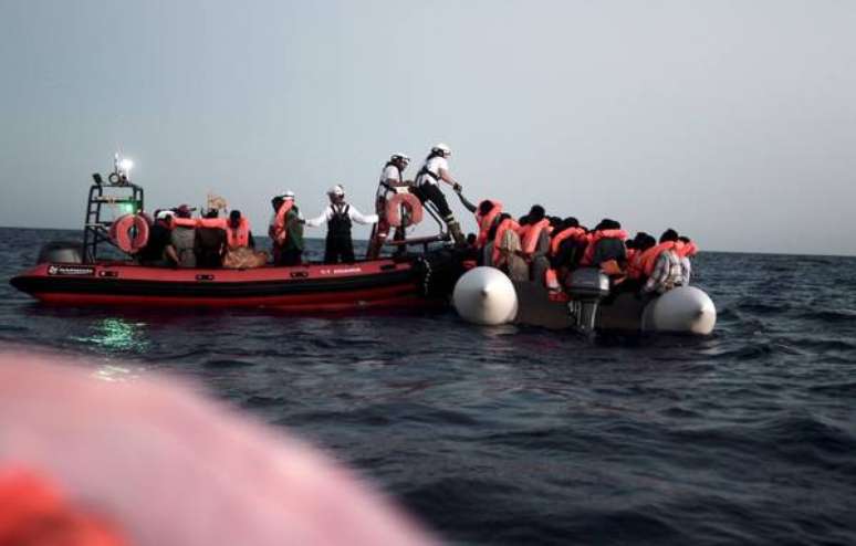 Resgate de migrantes pelo navio Aquarius, no Mediterrâneo