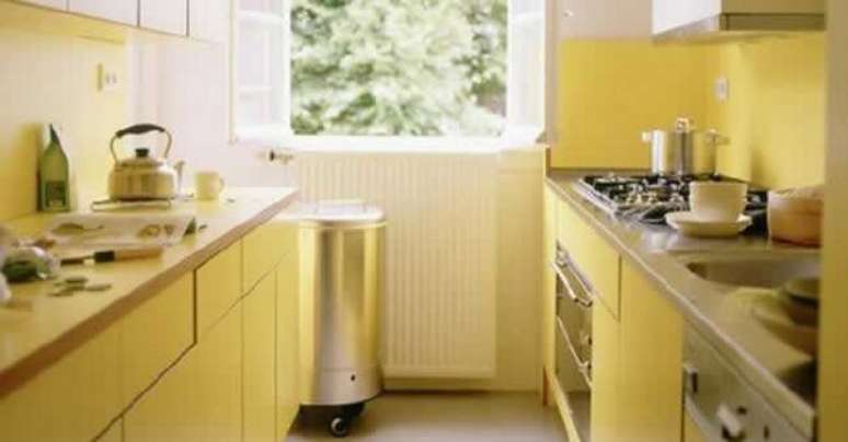 14- Nesse modelo de cores para cozinha foi utilizado o amarelo claro.