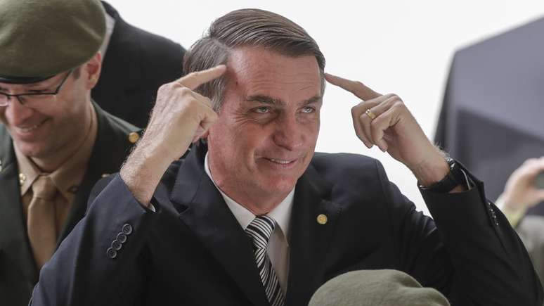 'Felizmente para nós, o Bolsonaro é um intérprete ridículo de valores muito sérios e ameaçadores pra humanidade', diz Ciro Gomes