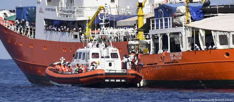 O navio de migrantes Aquarius se tornou o centro de uma crise entre os governos da Itália e França 