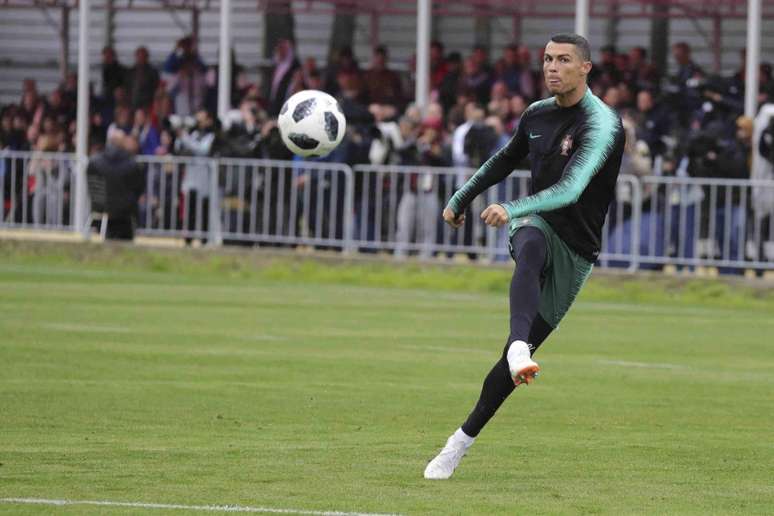 Cristiano Ronaldo é ídolo na Espanha e esperança portuguesa de afirmação diante dos rivais (FPF/Francisco Paraíso)