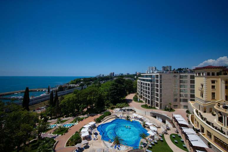 Vista aérea do Swissôtel Sochi Kamelia, local onde a Seleção Brasileira vai se hospedar durante a Copa do Mundo da Rússia