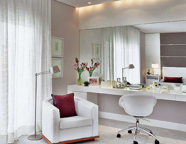 25- Penteadeiras modernas em estilo clean.