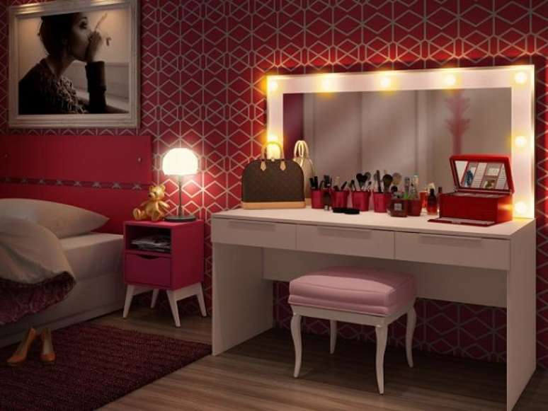 7 -Penteadeira camarim branca com tr&ecirc;s gavetas.