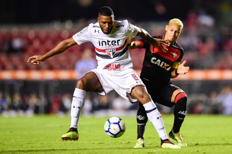 Vitória x São Paulo abriu a 12ª rodada do Campeonato Brasileiro