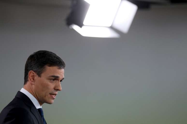 O primeiro-ministro da Espanha, Pedro Sanchez, anuncia novos membros de seu gabinete no Palácio Moncloa, em Madrid
06/06/2018
REUTERS/Susana Vera