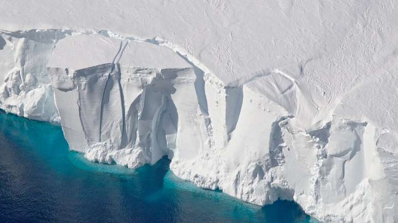 Cientistas fizeram um levantamento da massa do manto de gelo antártico no período de 1992 a 2017