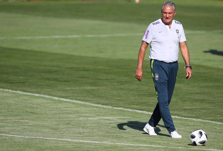 O técnico Tite em treino da Seleção, na cidade de Sochi