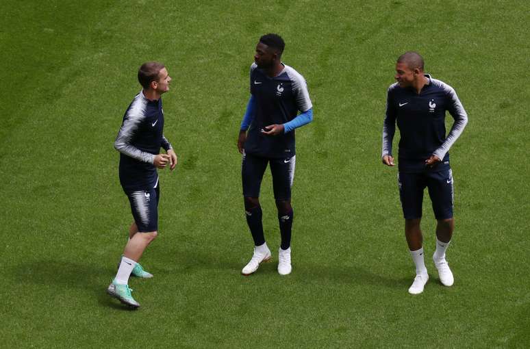 Antoine Griezmann, Ousmane Dembele e Kylian Mbappe durante treino da França 15/06/2018 REUTERS/Sergio Perez