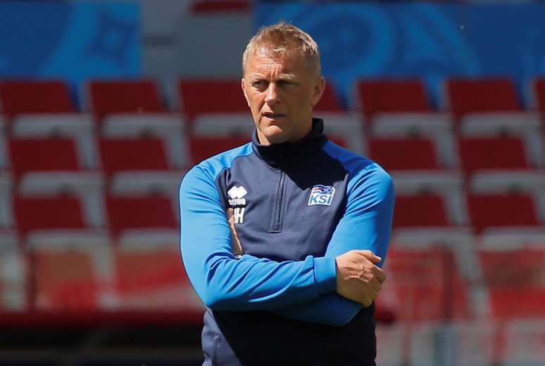 T&eacute;cnico da Isl&acirc;ndia Heimir Hallgrimsson durante treino
 15/6/2018    REUTERS/Maxim Shemetov