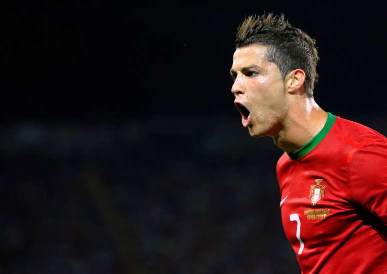 O atacante português Cristiano Ronaldo em ação por Portugal