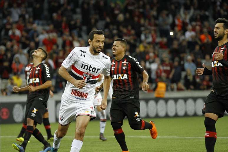 Nenê tem seis gols no Brasileirão e só está atrás de Róger Guedes, do Galo, e Willian, do Palmeiras, na artilharia (Foto: Guilherme Artigas/Fotoarena/Lancepress!)