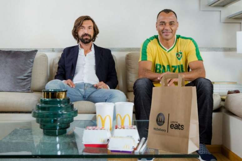 Pirlo e Cafu, entre outros atletas, estrelam campanha publicitária para a Copa do Mundo da Rússia (Foto: Divulgação)
