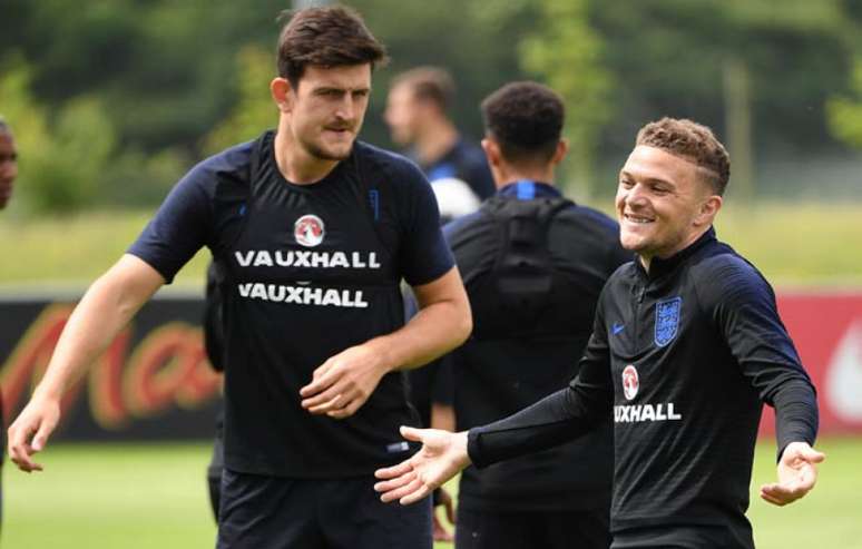 Convocado para a Copa do Mundo, Maguire (esquerda) atua pelo Leicester (Foto: Paul Ellis / AFP)