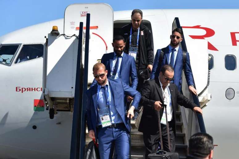 Jogadores da Tunísia chegam à Rússia para disputa para Copa do Mundo (Foto: Vasily Maximov / AFP)