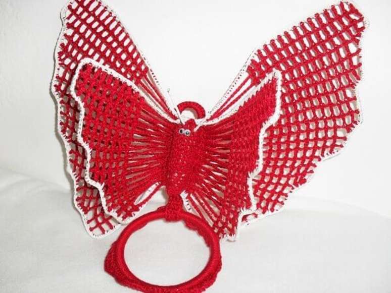 17 – Porta pano de prato de crochê de borboleta vermelha.
