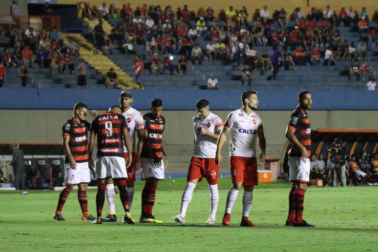 Vila Nova empata com o Atlético-GO.