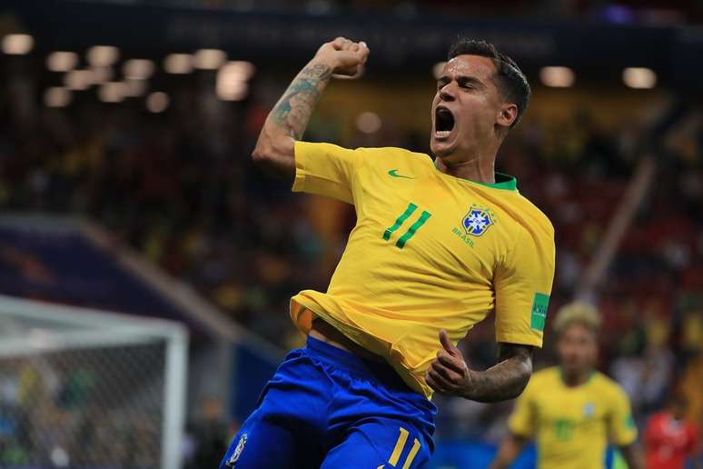 Coutinho comemora gol do Brasil contra a Suíça