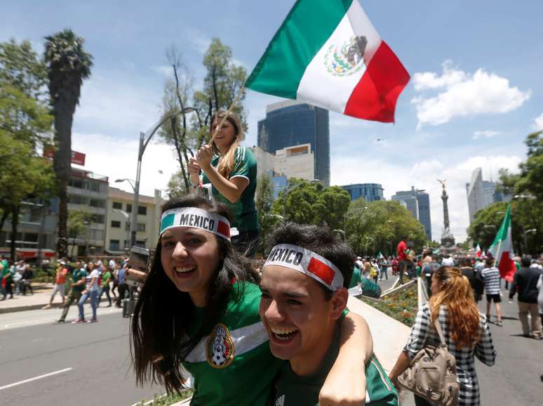 Torcedores mexicanos comemoram vitória de sua seleção sobre a Alemanha 17/06/2018 REUTERS/Gustavo Graf