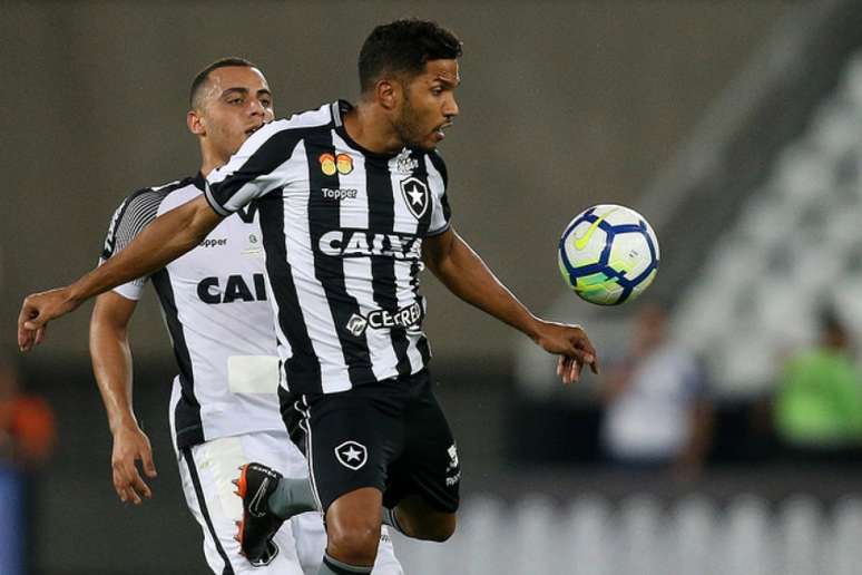 Yago chegou ao Botafogo por empréstimo junto ao Corinthians (Vítor Silva/SSPress/Botafogo)