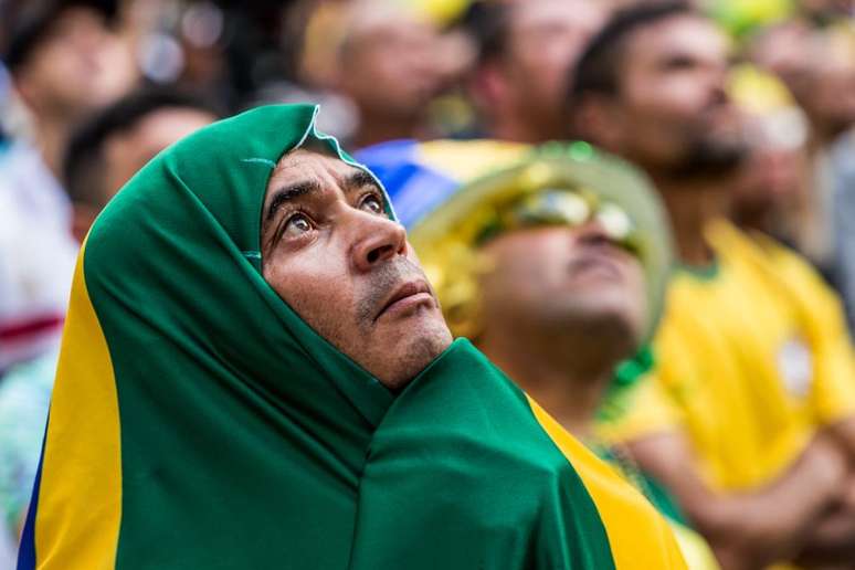 Torcedor sofre durante empate com a Suíça