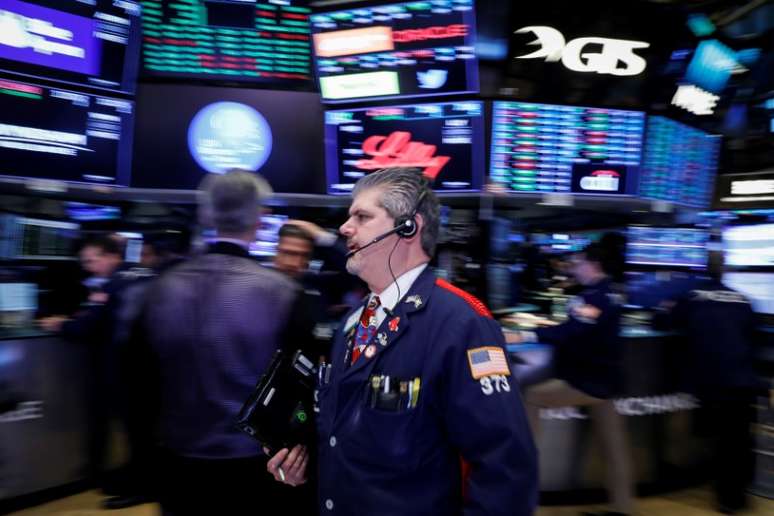 Operadores na New York Stock Exchange, (NYSE), em Nova York, EUA
08/03/2018
REUTERS/Brendan McDermid