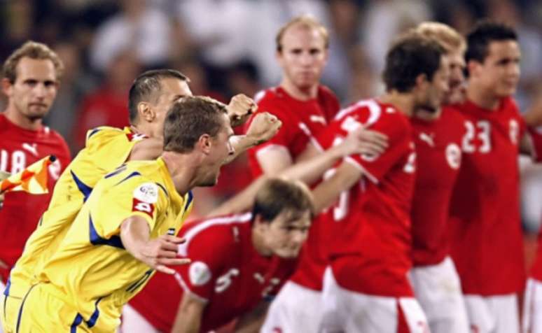 Suíça caiu nos pênaltis para a Ucrânia em 2006 (FOTO: ARIS MESSINIS / AFP)
