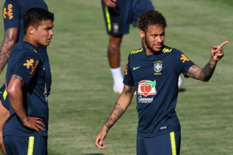 Thiago Silva e Neymar durante treino da Seleção Brasileira