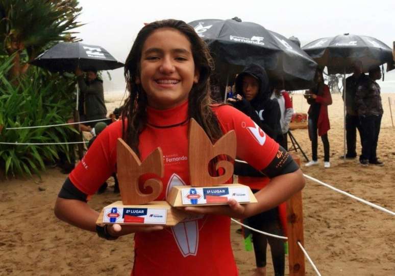 Sophia Medina é destaque em campeonato de surfe (Foto: Caco Reis / Circuito Gabriel Medina)