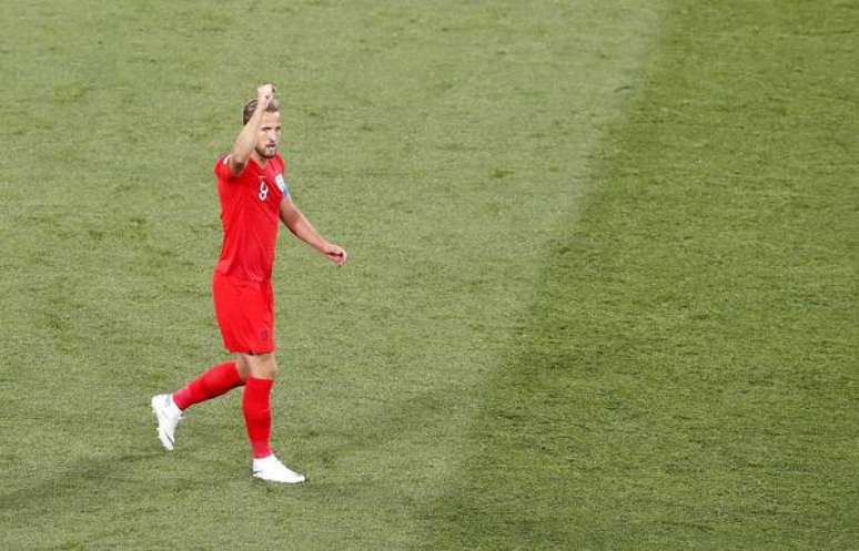 Kane salva Inglaterra de tropeço contra Tunísia