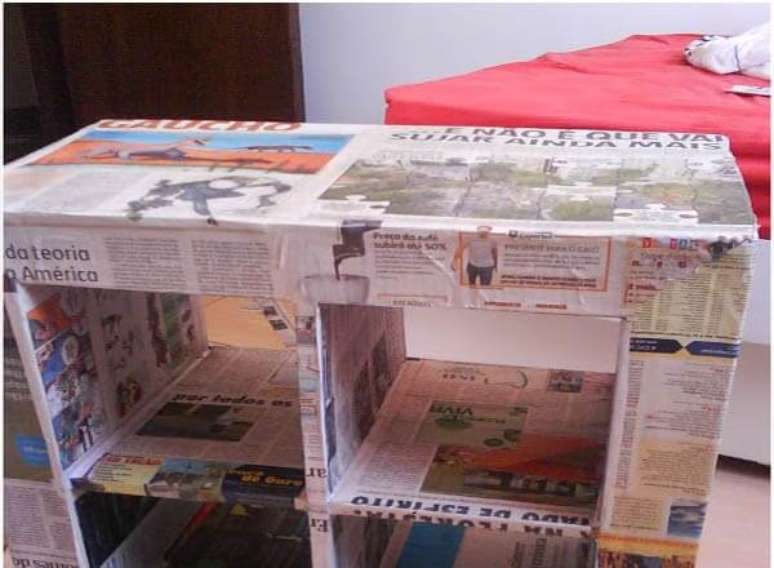 8 &ndash; Forre a sapateira com jornal bem esticado.