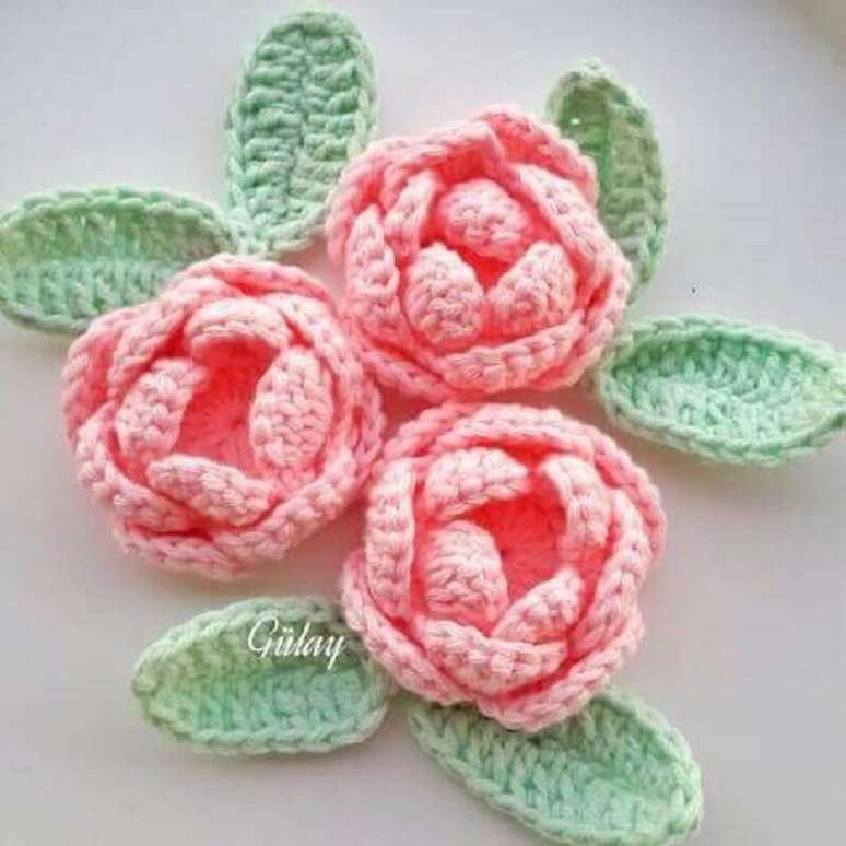 17. A cor da linha escolhida pode render folhas de crochê para aplicação super delicadas.