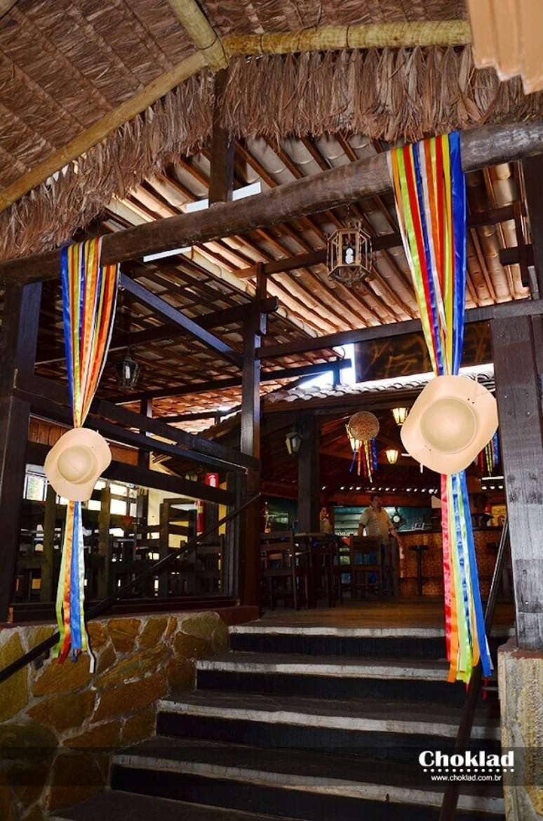 Festa de casamento tem&aacute;tico com decora&ccedil;&atilde;o de festa junina