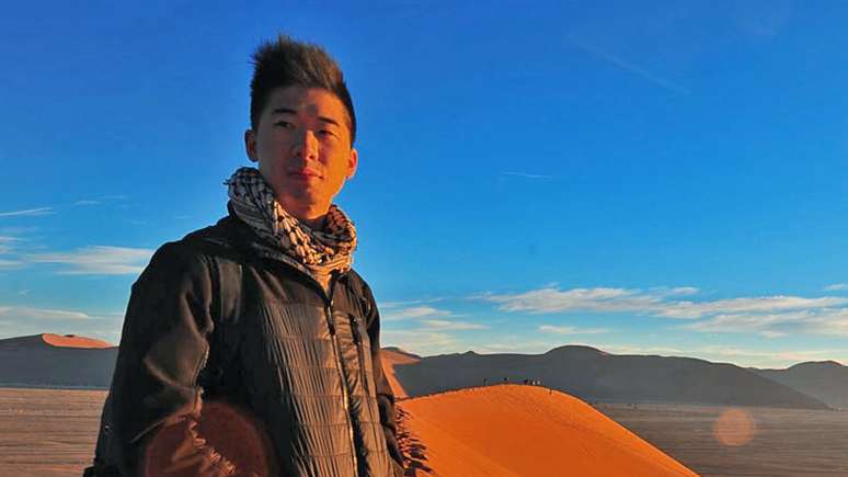 Calvin Sun avisa a outros viajantes para ficarem longe de área proibida a turistas no quinto andar de um hotel 5 estrelas na capital norte-coreana