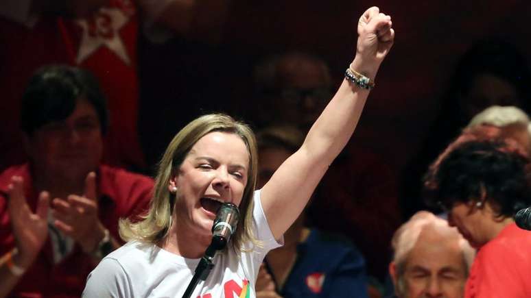 Senadora tem negado que haja 'plano B' à candidatura de Lula à presidência