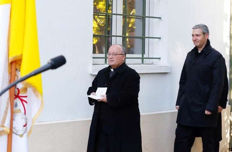 Enviados do Vaticano Charles Scicluna e Jordi Bertomeu em entrevista em Santiago 
 12/6/2018     REUTERS/Rodrigo Garrido