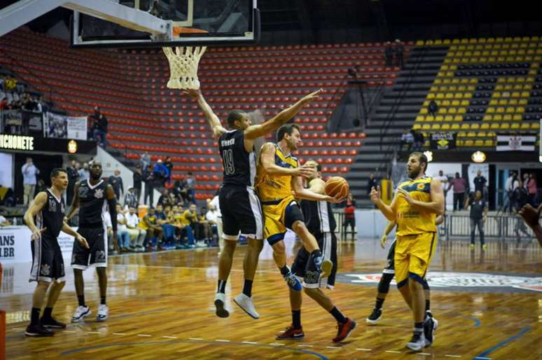 Corinthians e São José estão empatados na final da Liga Ouro (Foto: Divulgação/São José)