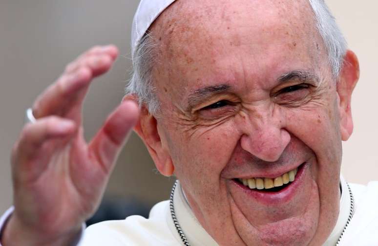 Papa Francisco mandou mensagem positiva aos brasileiros que estavam no Vaticano: "Coragem! Haverá outra oportunidade."