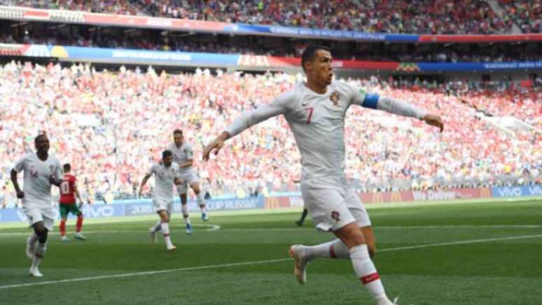 Cristiano Ronaldo fez todos os quatro gols de Portugal e é o artilheiro do Mundial (Foto: FRANCISCO LEONG / AFP)