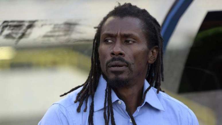 Aliou Cissé perdeu 11 familiares em um naufrágio na África em 2002 (Foto: AFP)