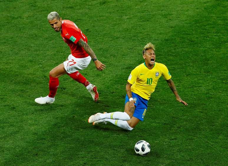 Neymar sofreu 10 faltas no jogo contra a Suíça